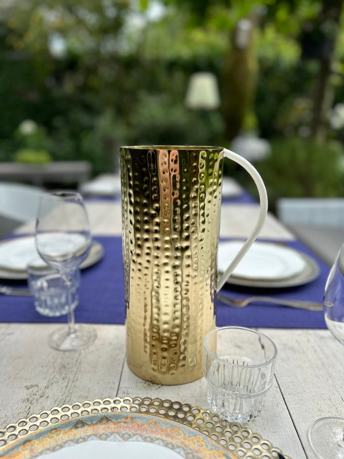 Goudkleurige waterkan (metaal)